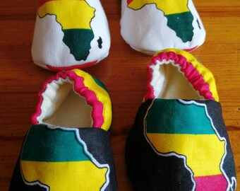 Baby shower gift crib shoes booties in Africa print Size Newborn to 12 months