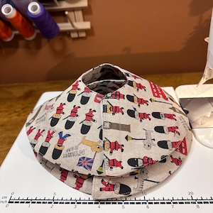 London motif cream cotton linen  soft cat soft cone collar / 4 inch / cone of fashion / cone of comfy