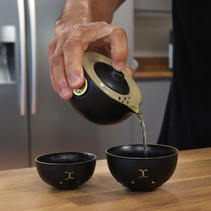Money Cat Teapot Set - Black - Two Cups - Travel Pack - Ideal Gift for Herbal Tea Enthusiasts