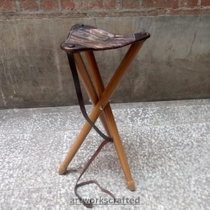 Handmade Leather Tripod Stool – Folding Camping Chair, Bushcraft Field Seat, Portable Outdoor Hunting & Hiking Stool, Rustic Leather Seat
