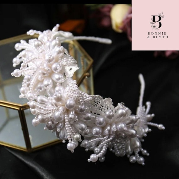 Bridal Lace Handmade Headband Headpiece With Elegant Pearl  display picture 1