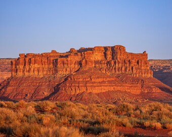 Impressão do nascer do sol no Vale dos Deuses – Paisagem de rochas vermelhas de Utah