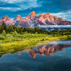 Majestätische Reflexionen der Grand Tetons, Grand Teton National Park, Wyoming Sonnenaufgang -