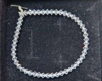 Bracelet extensible fait main de perles de cristal clair de 5 mm