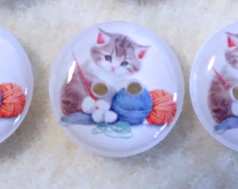 HANDMADE Buttons. Set of 6 Grey and White Cat or Kitten with Yarn Handmade Sewing Buttons.  Assorted Sizes Available.