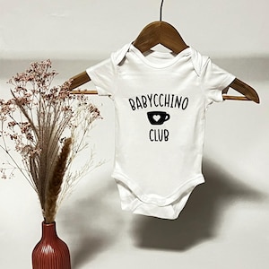 Baby bodysuit with saying &quot;Babyccino Club&quot; | Birth gift | Personalized baby clothes | Gender reveal | Baby gift | Baby style | Design