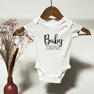 Baby bodysuit with saying &quot;Baby loading&quot; | Birth gift | Personalized baby clothes | Baby gift | Pregnancy announcement | Pregnant