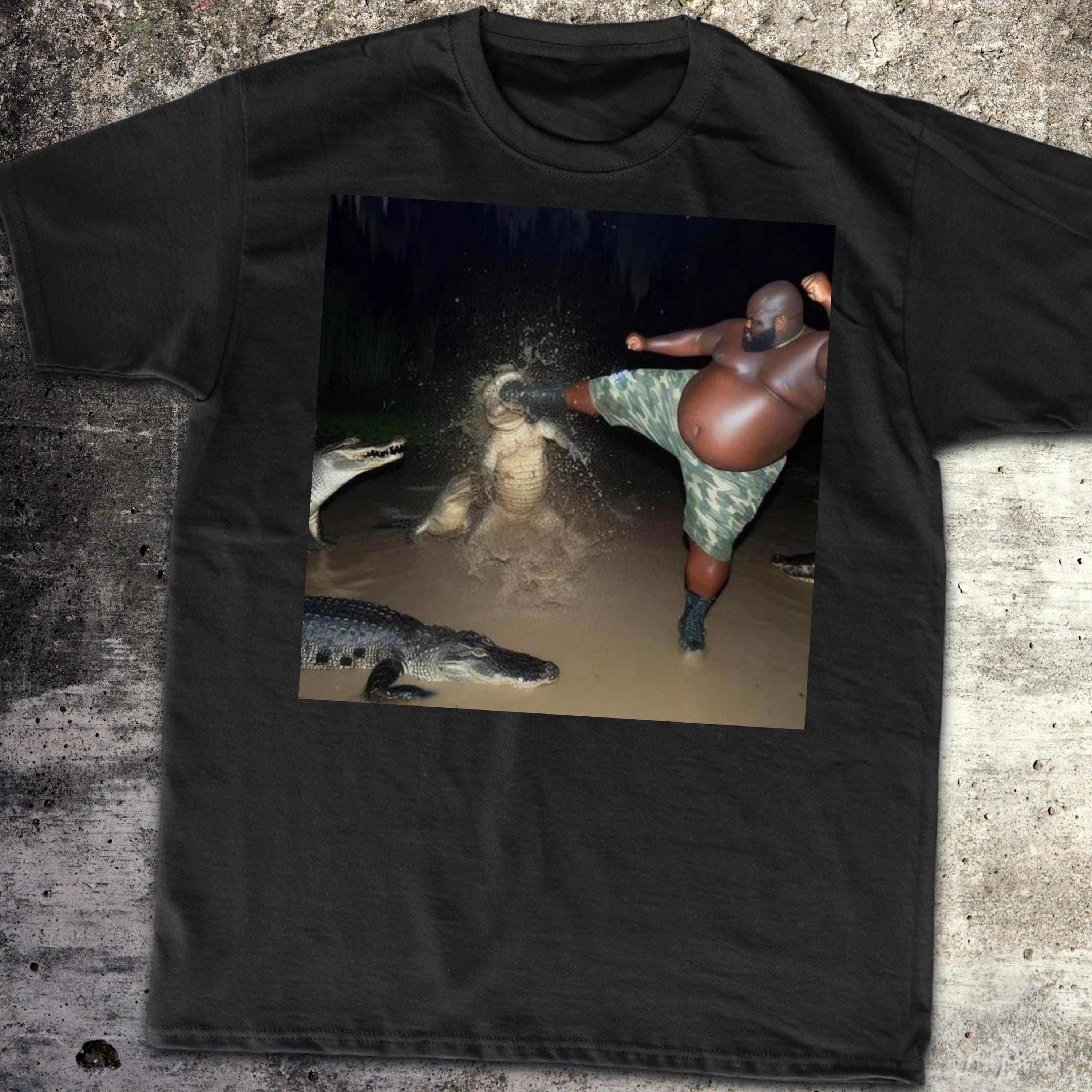 ガンボスライスがピザのスライスを食べている沼のワニのシャツ、ミームシャツ、面白いシャツ、ワニのシャツ、クロコダイル、ユニークなシャツ - Etsy 日本, image size:3000x3000