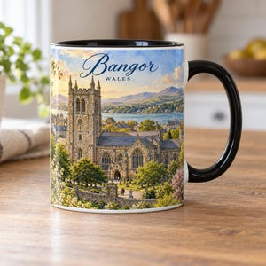 Bangor Wales Tasse – Bangor Cathedral, Menai Strait & Welsh Hills