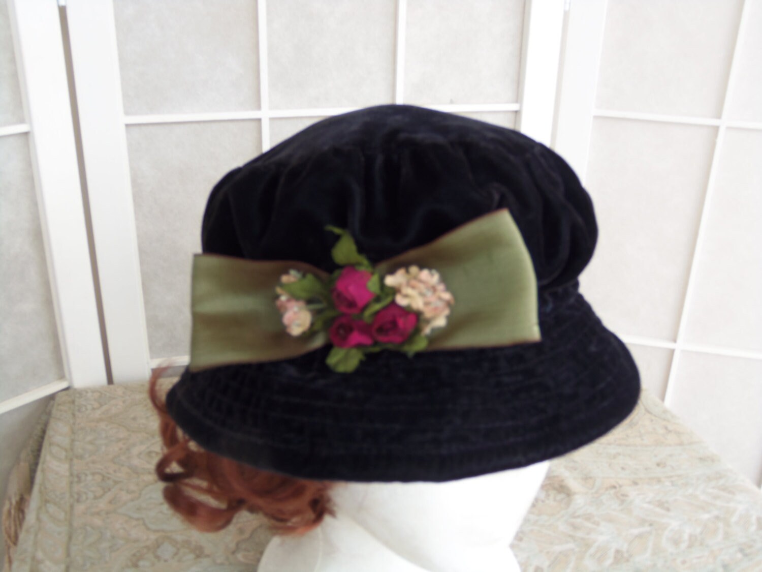 small brim hat