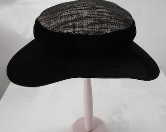 Vintage Betmar New York Women display picture 1