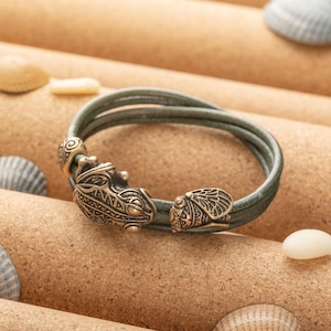 Maori-inspirerat armband med groda och cikada – Naturinspirerade smycken för djurlivet – Unik present till män och kvinnor – Tribal polynesisk stil