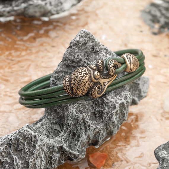 Bronze Octopus Leather Bracelet – Ocean Jewelry Gift for Men