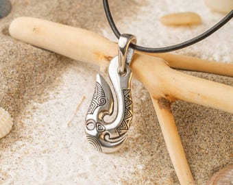 Maori 925 Silver Necklace Fishing Hook Hei Matau - Polynesian Pendant Gift for Men Women Ocean Hawaiian Tribal Nautical Surfer Beach Jewelry