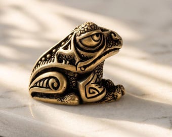 Bronze Frog Figurine, Handmade Miniature Sculpture, Animal Collectible, Lucky Gift for Frog Lovers, Home Decor