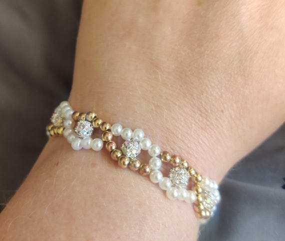 White & Gold Acrylic Bead Bracelet: Rhinestone Sparkle