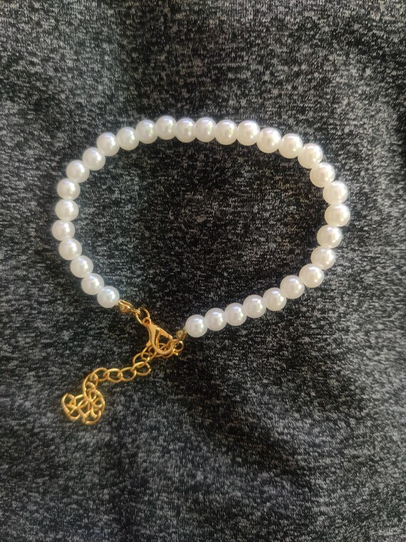 White Pearl Bracelet: Delicate Beaded Jewelry, 19-26cm