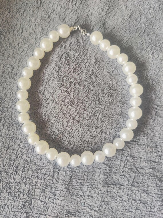 White Acrylic Bead Necklace - 35cm