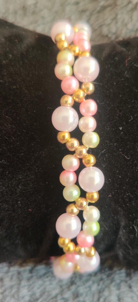 Pearl Bracelet: Pink, Yellow & White Beaded Jewelry