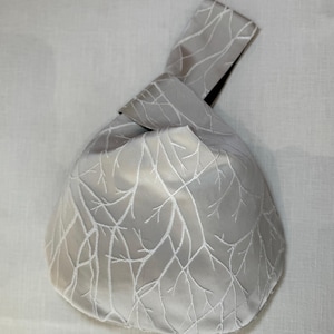 Japanische Knoten Tasche Handmade.pearl Farbe Abendtasche, Brautjungfer Tasche, Blumenmädchen Tasche.