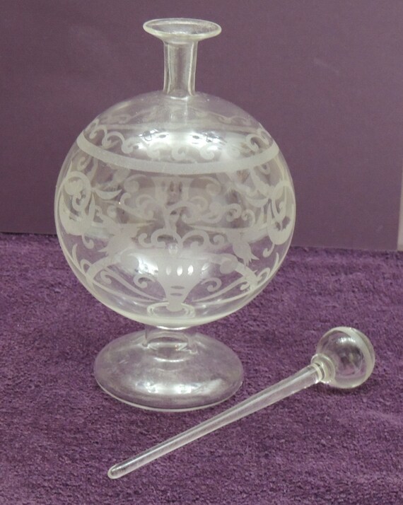 Vtg Large 7 3/4 inch Glass Perfume Bottle with 5 … - image 2