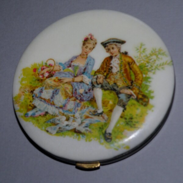 Vintage Powder Compact 18th Century Lovers