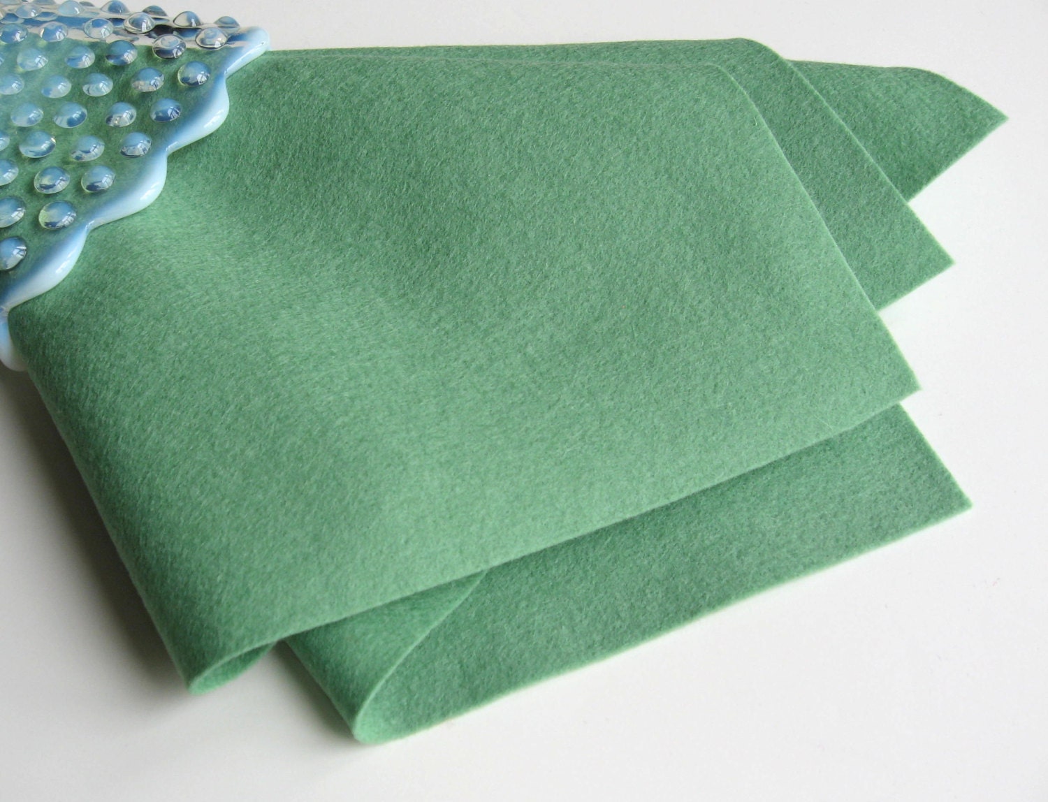 BOTTLE GREEN FELT SOLD P/M