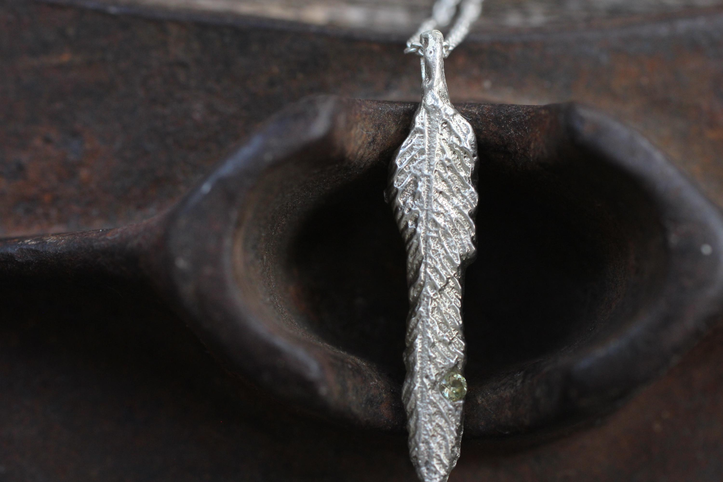 Kazekiri Feather Pendant Sapphire - Etsy
