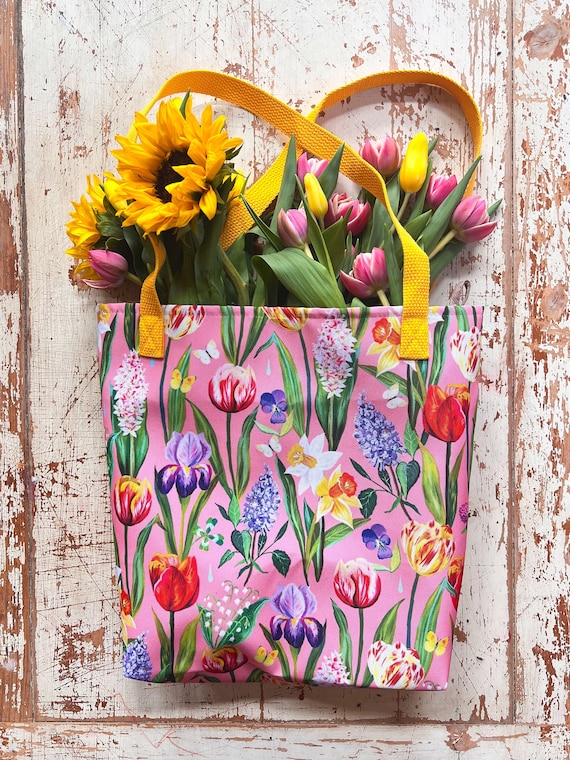 Tulip Field Tote bag