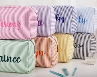 Personalized Bridesmaid Makeup Bag, Custom Cosmetic Bag with Name, Toiletry Bag, Bridesmaid Makeup Bag, Wedding Party Favor Gift