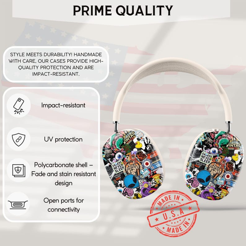 Puede incluir: Auriculares blancos con un dise&ntilde;o de calcoman&iacute;as coloridas. Las calcoman&iacute;as presentan una variedad de gr&aacute;ficos, incluidos extraterrestres, personajes de dibujos animados y texto. Los auriculares est&aacute;n hechos en los EE. UU.  "Gamers Never Sleep" y "Vintage" son visibles en las calcoman&iacute;as.