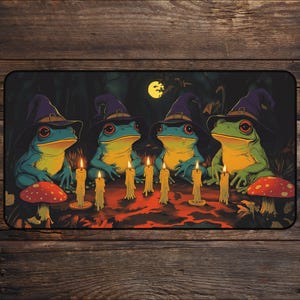 Tapis de jeu MTG Dark Frog avec zones | Dark Cottagecore Tapis de jeu Magic The Gathering TCG Accessoires cadeau MTG | Tapis de souris Magic Frog Playmat Anime