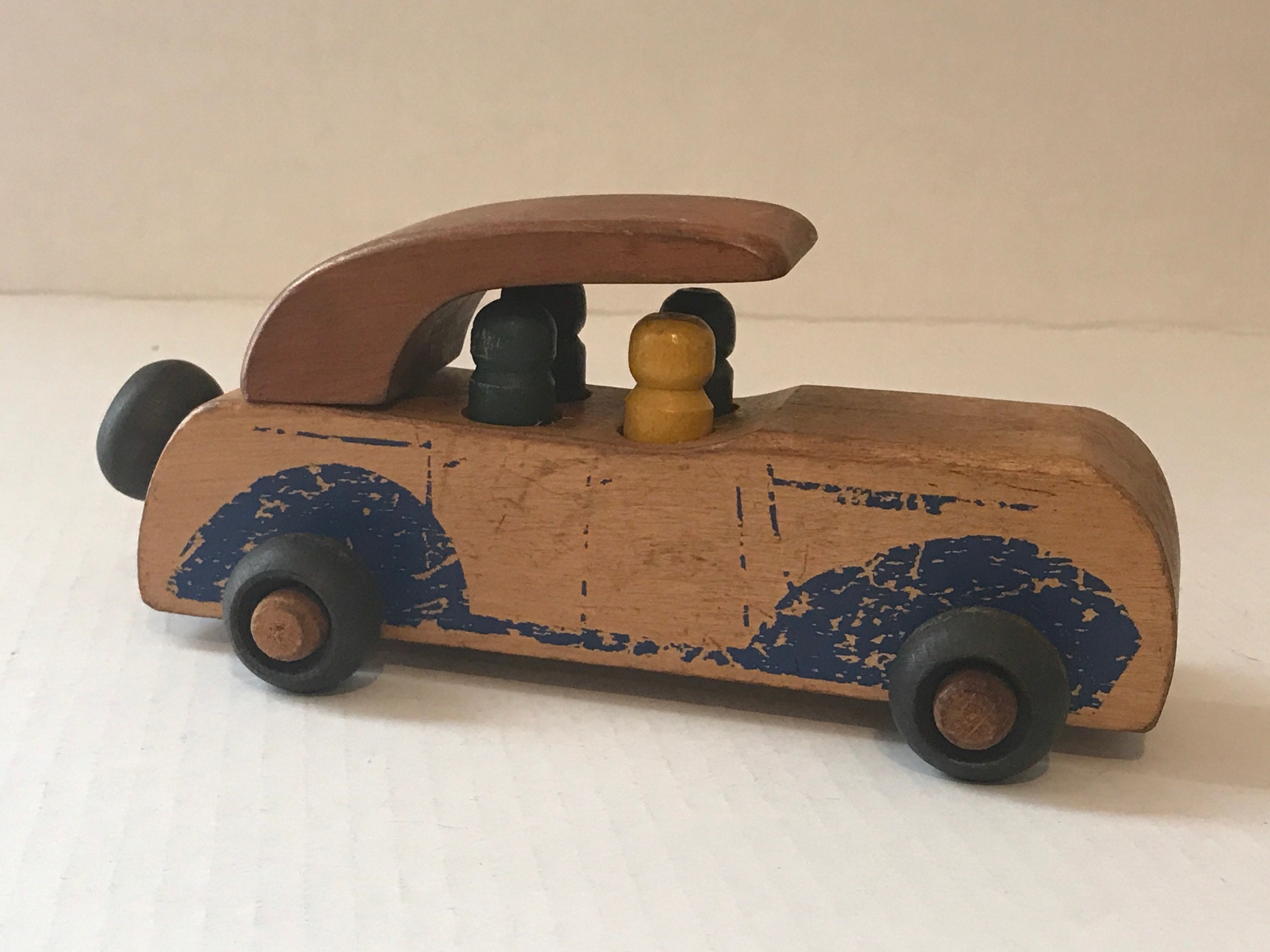 Vintage 1940s Holgate Wooden Car With Passengers