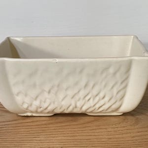 Vintage 1950s Hull  White  Planter with Cascading Leaf  Design