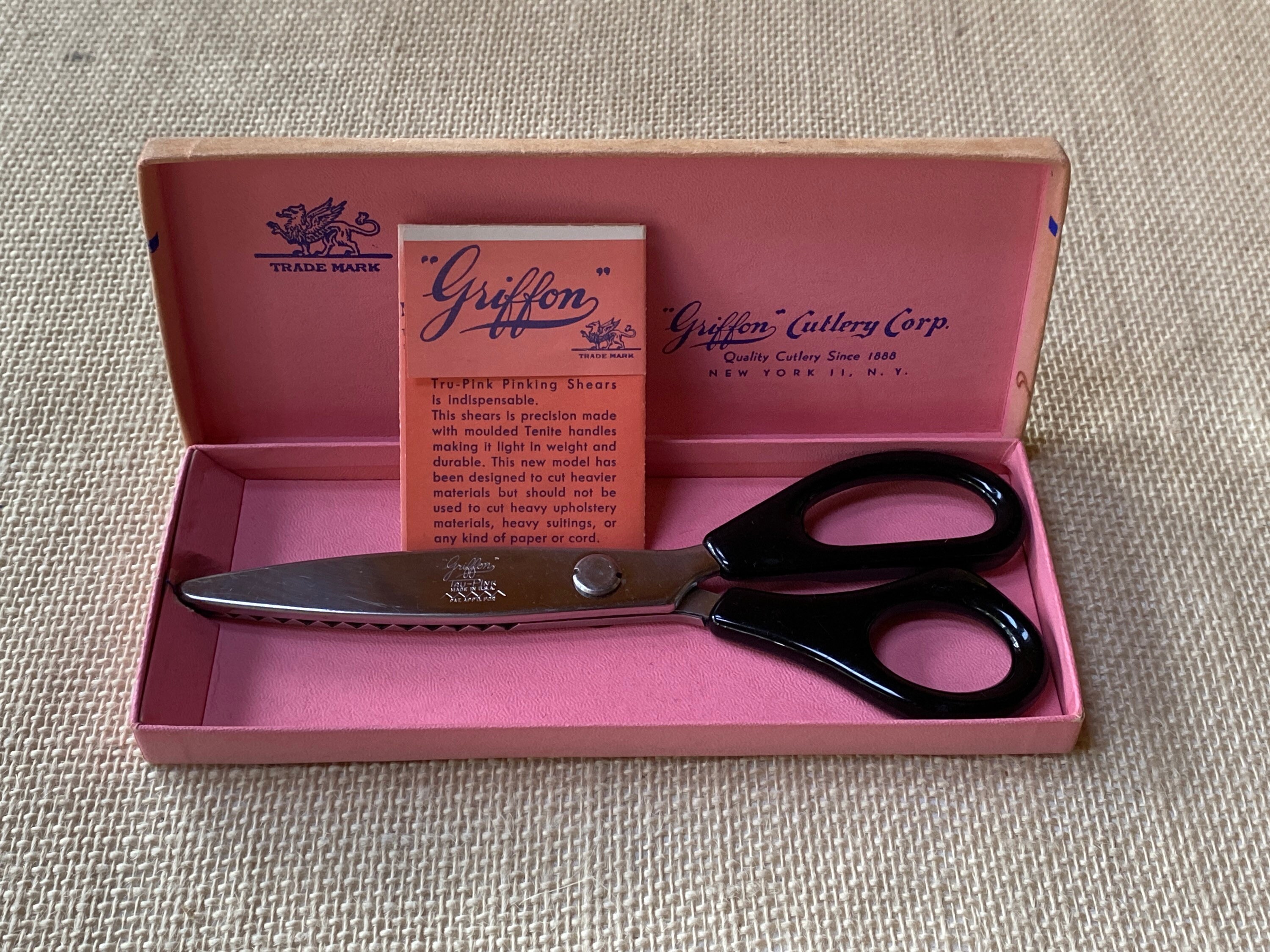 Vintage Griffon Tru-Pink Pinking Sewing Shears Scissors - Made USA