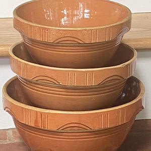 Large Vintage  Watts 1O”Yellow Ware Bowl, Beautiful Clay or  Peach Colored Bowl with Line and Curve Design