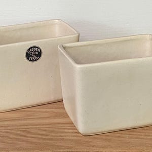 ONE Vintage 1950s McCoy Cream White Garden Club Line Minimalist Planter