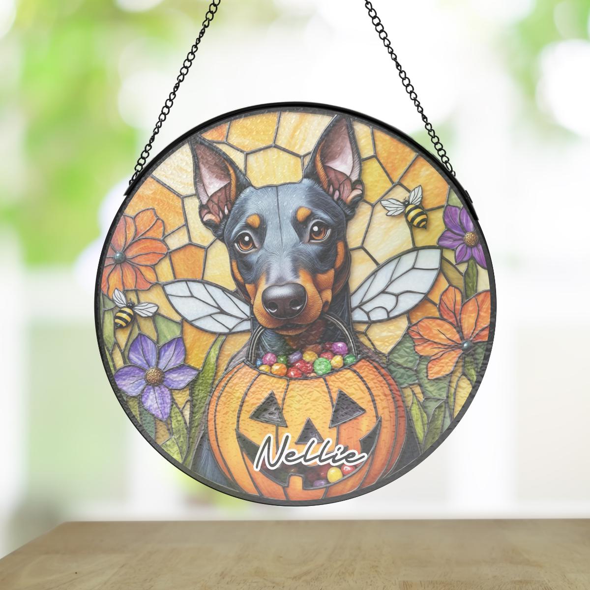 カスタムビーコスチュームブルードーベルマンピンシャー犬ステンドグラスサンキャッチャー、ジャックオーランタンバスケット付き秋の窓アート - Etsy 日本, image size:1200x1200