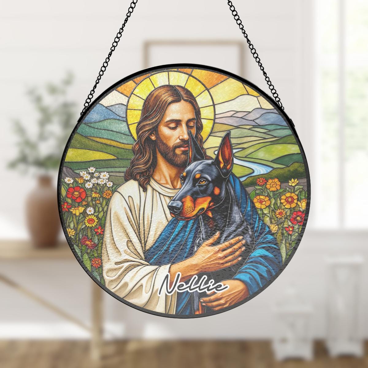 黒いドーベルマン・ピンシャーを抱きしめるイエス・キリストのステンド