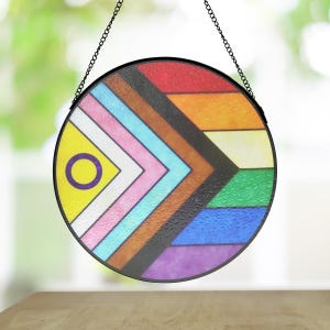 Intersex Pride-flagga rund solfångare i målat glas - gul & lila HBTQ-prydnad, Queer Pride-dekor för fönster