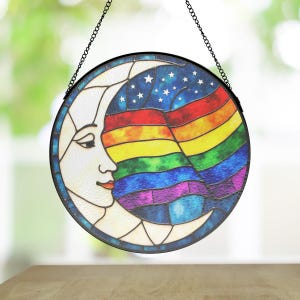 Halbmond Stolz Suncatcher, Regenbogen LGBT Buntglas Fensterbehang, Queer Geschenk