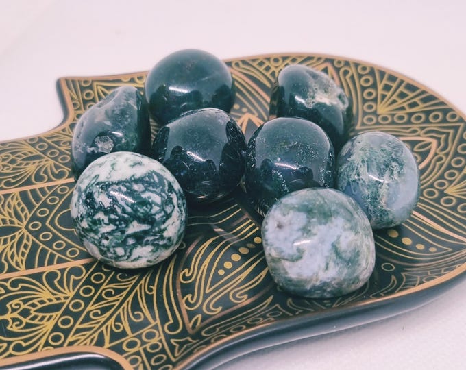 Moss agate tumbled stone