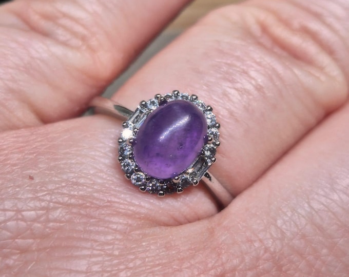 Silver ring with amethyst – a piece of jewelry with power