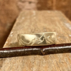 Mountain ring, solid GOLD *8 mm wide x 1.5 mm thick*  14k yellow gold band, engraved mountains. *SIZE Guarantee*
