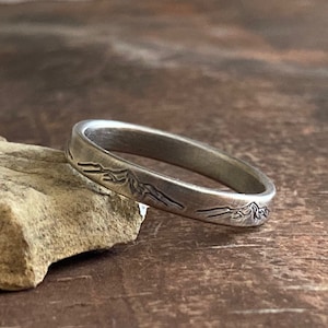 Sterling silver mountain ring, 3 mm wide simple wedding band, solid sterling silver with dark patina, engraved mountains
