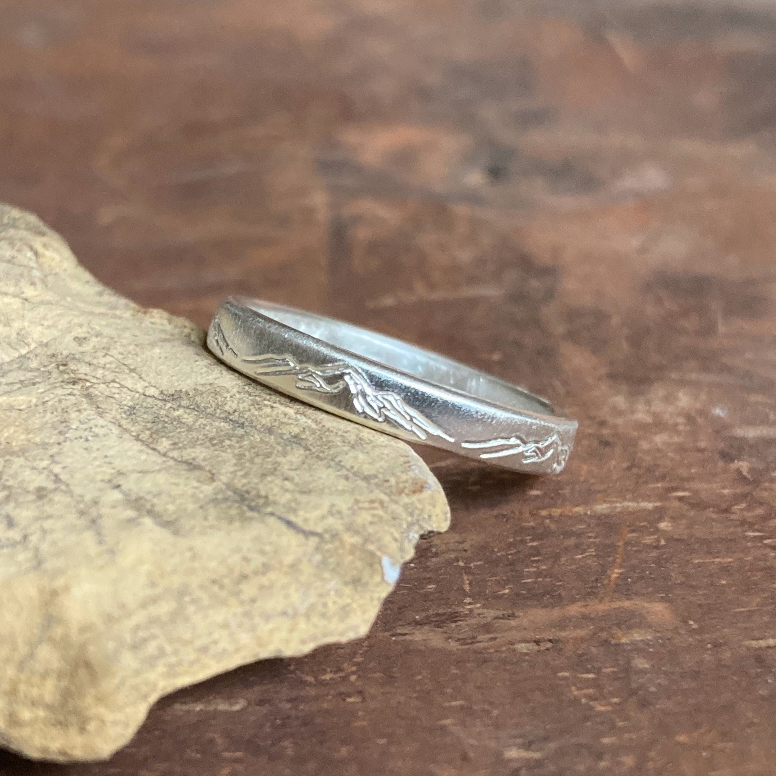 Sterling silver mountain ring, 3 mm wide simple wedding band *SHINY finish* solid sterling silver, engraved mountains