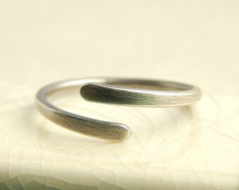 Minimalist sterling silver ring, simple silver wrap ring, adjustable ring.