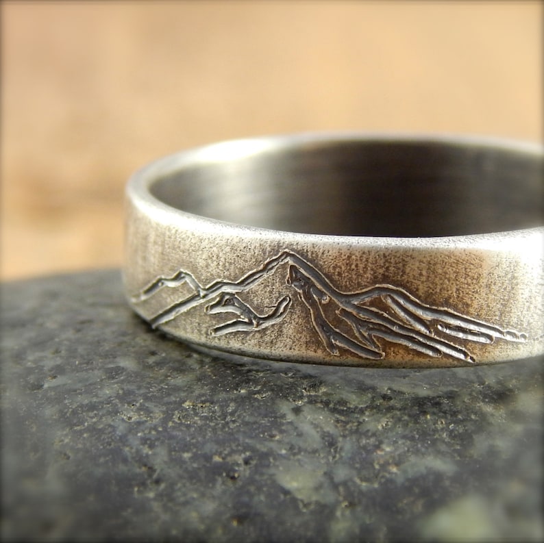Mountain Ring 5 Mm Wide Mountain Wedding Band Engraved Etsy Canada