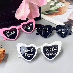Benutzerdefinierte Hochzeitssonnenbrille, personalisierte Hochzeitsdatum Initialen Liebe Herz Sonnenbrillen, Hochzeit personalisierte Sonnenbrillen Hochzeit Gefälligkeiten Geschenke