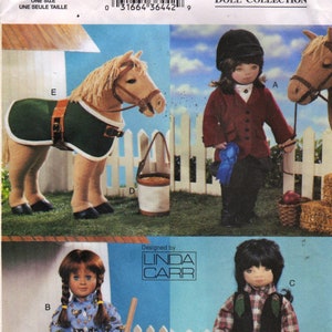 以下が含まれることがあります： ドールコレクション用のヴィンテージソーイングパターン。パターンには、馬に乗ったドール、シャベルを持ったドール、ラッソを持ったドールの作り方の説明が含まれています。パターンはリンダ・カーによってデザインされ、ヴォーグドールコレクションの一部です。